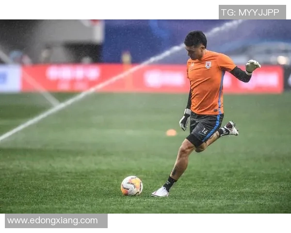 中超激战鲁能迎战天海全力争胜展现球队风采 中超激战鲁能迎战天海全力争胜展现球队风采