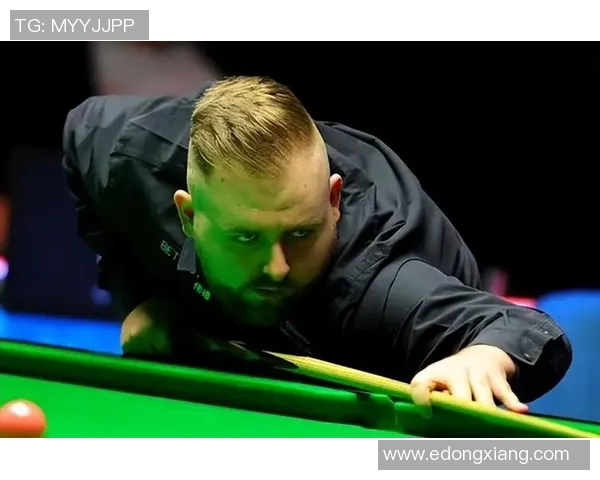 大卫吉尔伯特与希金斯的精彩对决揭示斯诺克赛场的激烈竞争与技巧较量