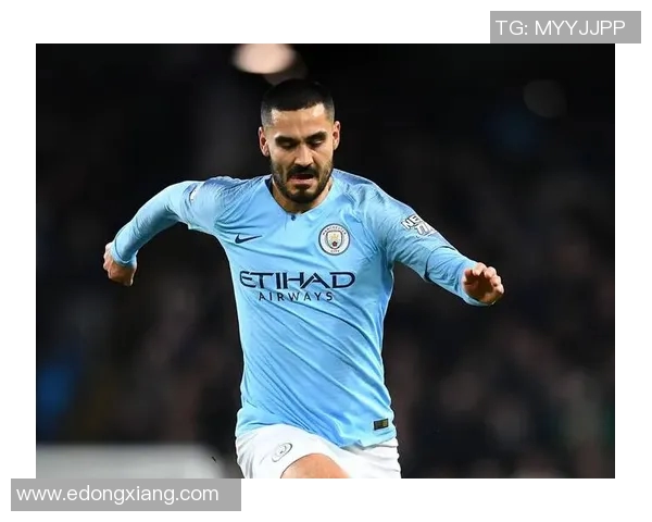 京多安引领新潮流球场内外的多面手与足球的未来之星